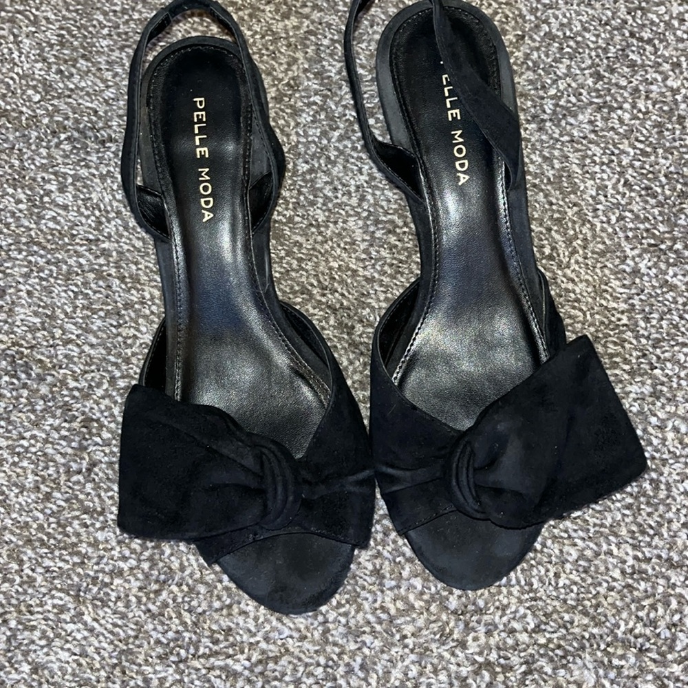 Kitten heels w/ bow